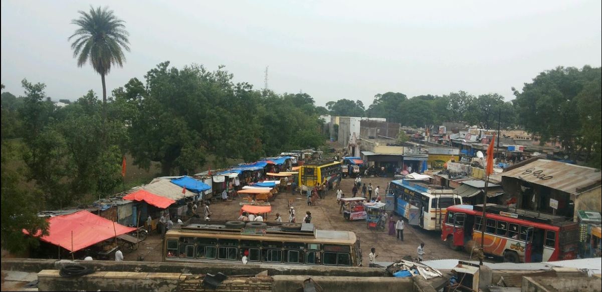 बस स्टैंड से नीमच, रतलाम और जावरा के लिए हर 30 मिनट में बस